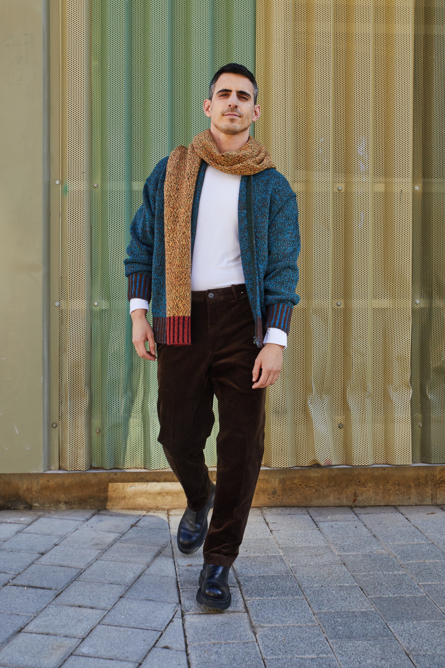 Check styling ideas for「Cashmere Knitted Beanie、Utility Corduroy Work Pants」