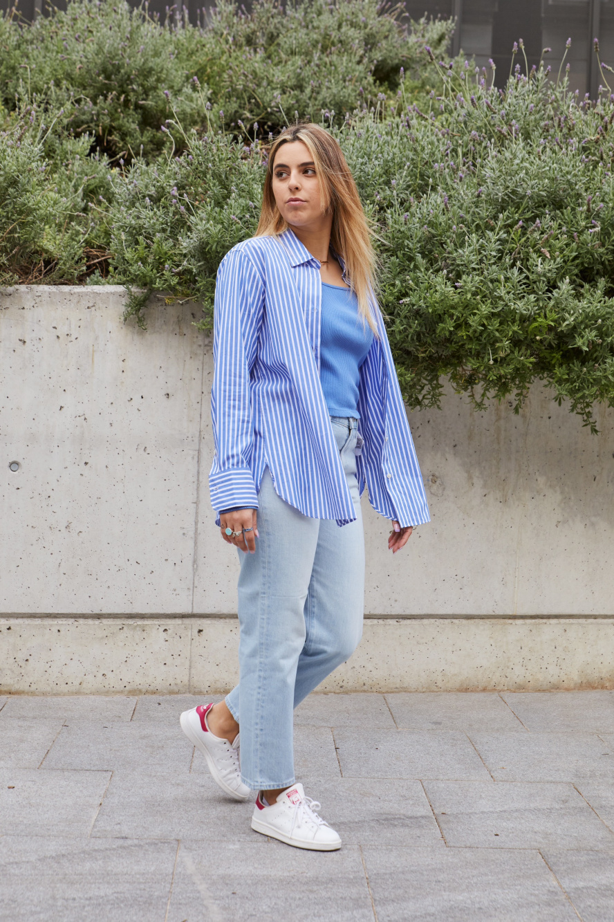 Blue striped hotsell shirt outfit