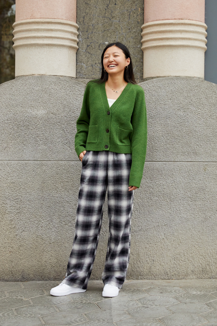 𝕠𝕦𝕥𝕗𝕚𝕥 𝕚𝕕𝕖𝕒 ꧂  Plaid outfits, Plaid pants outfit, Flannel pj  pants women