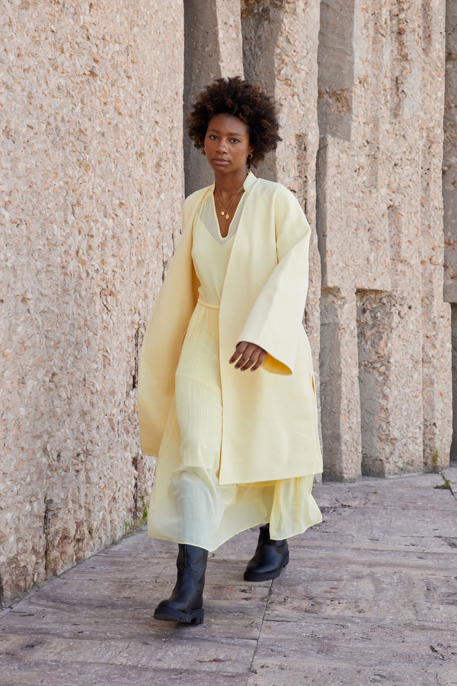 Oversized yellow outlet coat