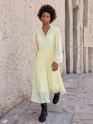 uniqlo chiffon dress An outfit using Chiffon Pleated Skirt and Dress Skinny BeltUNIQLO SG