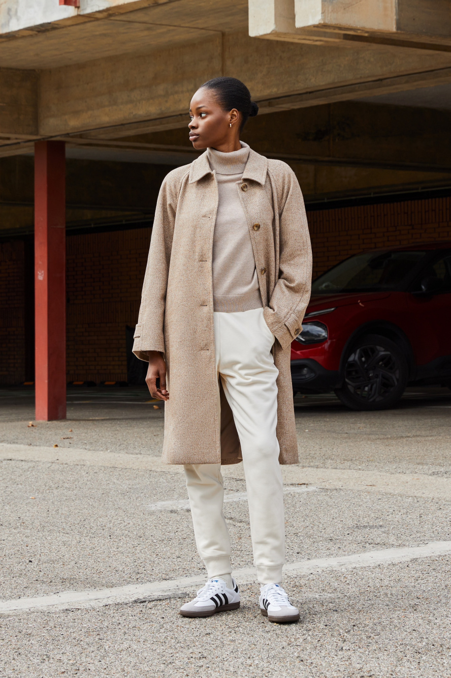 Scopri come abbinare Maglione 100 Cashmere Collo Alto Pantaloni Ampi Velluto a Coste UNIQLO IT