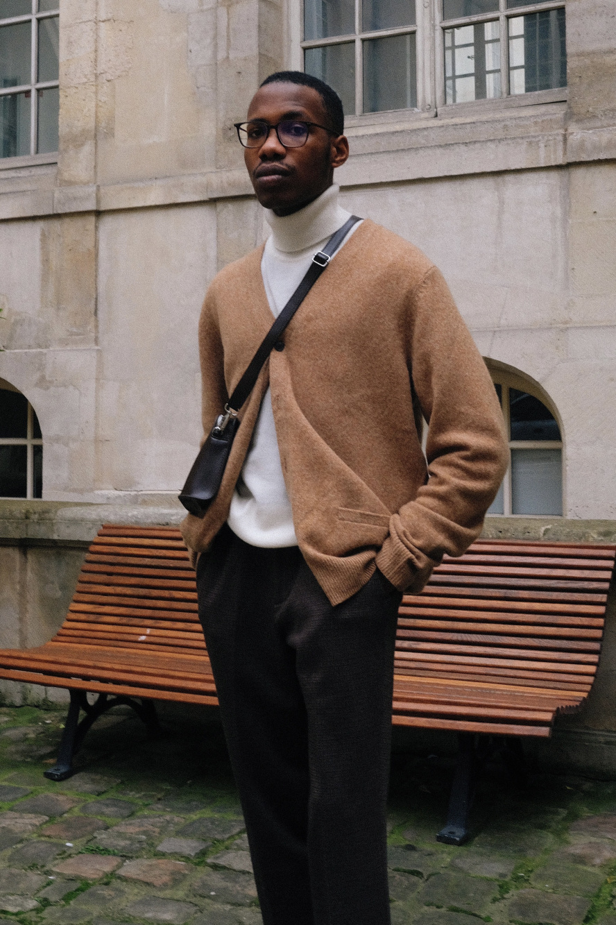 Check styling ideas for「Cashmere Turtleneck Long-Sleeve Sweater、Corduroy  Long-Sleeve Work Shirt」