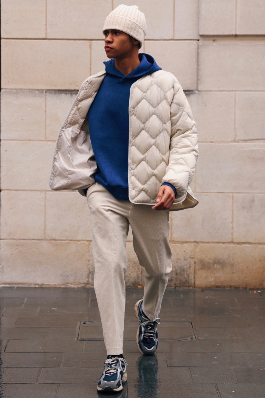 Check styling ideas for「HEATTECH PUFFTECH Vest (Warm Padded)、Smart Ankle  Pants (2-Way Stretch Corduroy)」