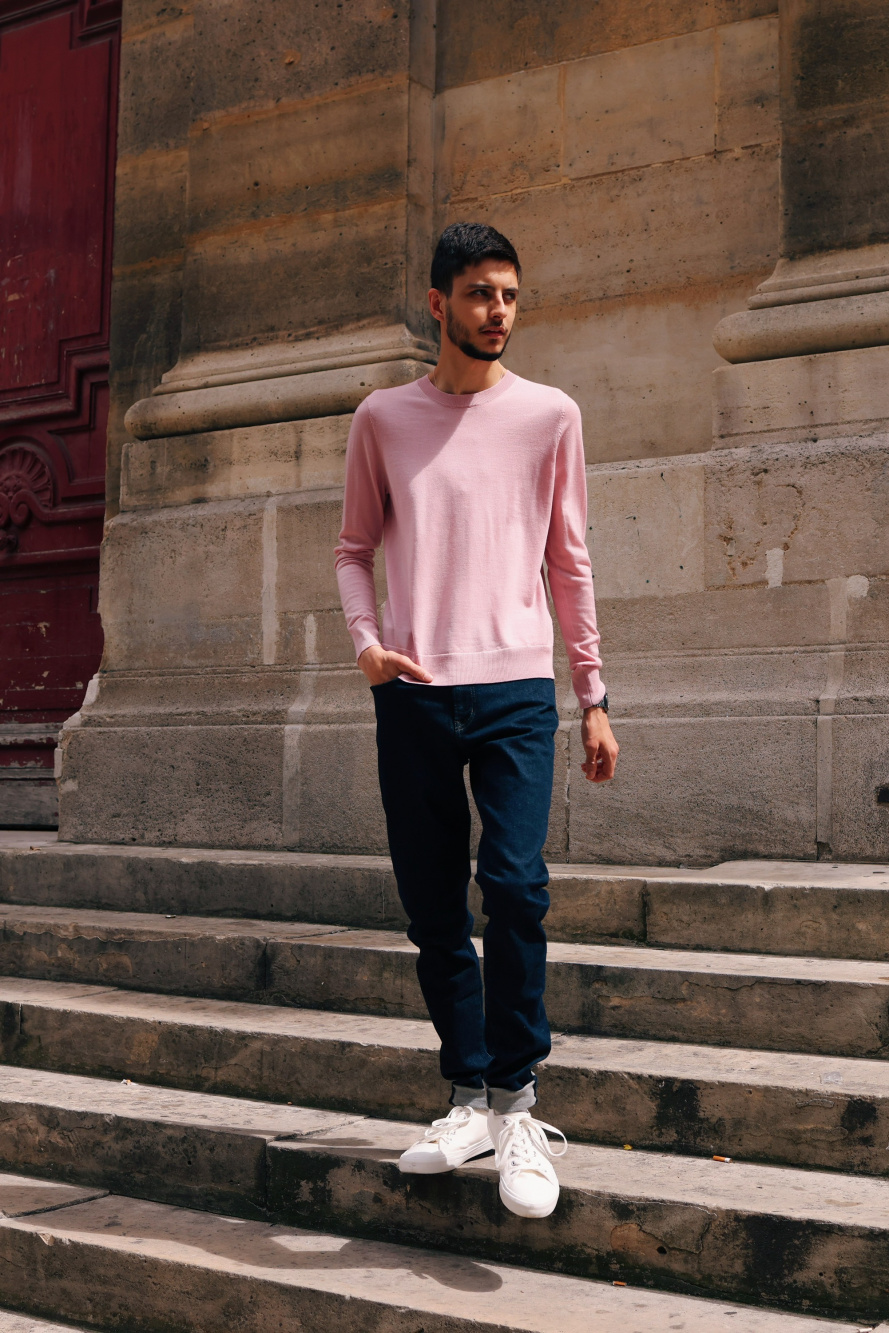 Pink sweater cheap outfit mens