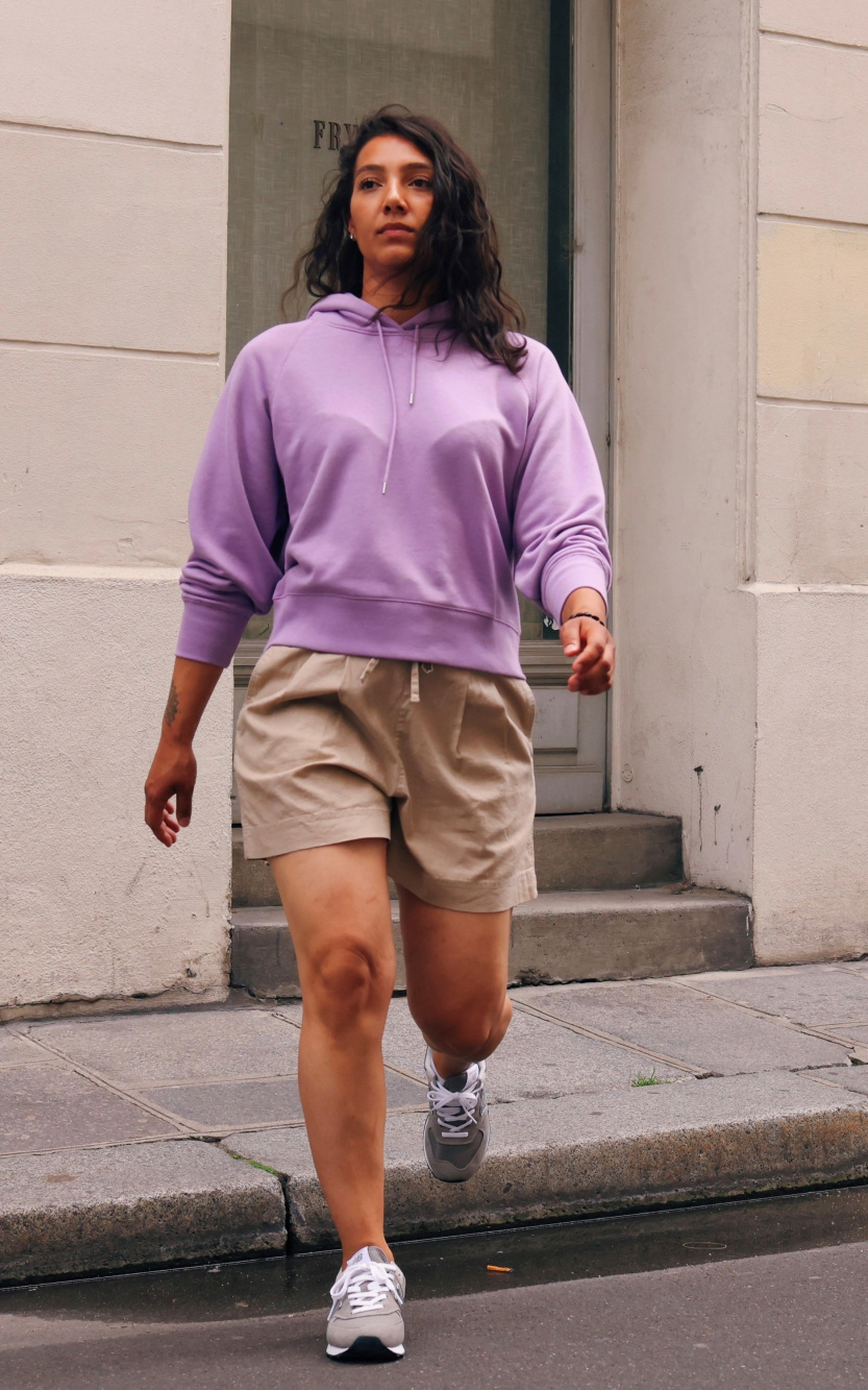 Purple best sale sweatshirt outfit