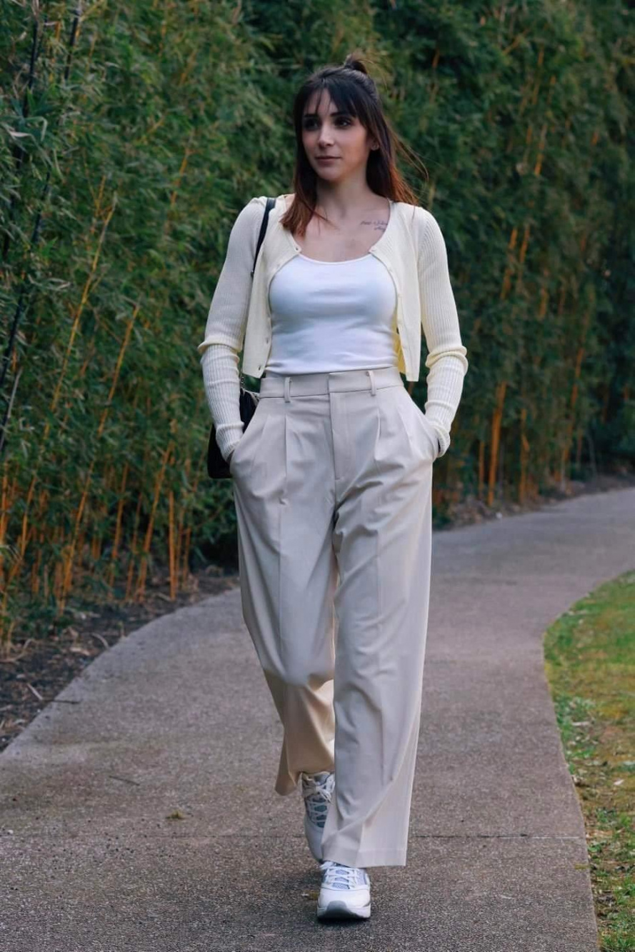 Check styling ideas for「Wide-Fit Pleated Pants、Italian Leather Oiled Belt」