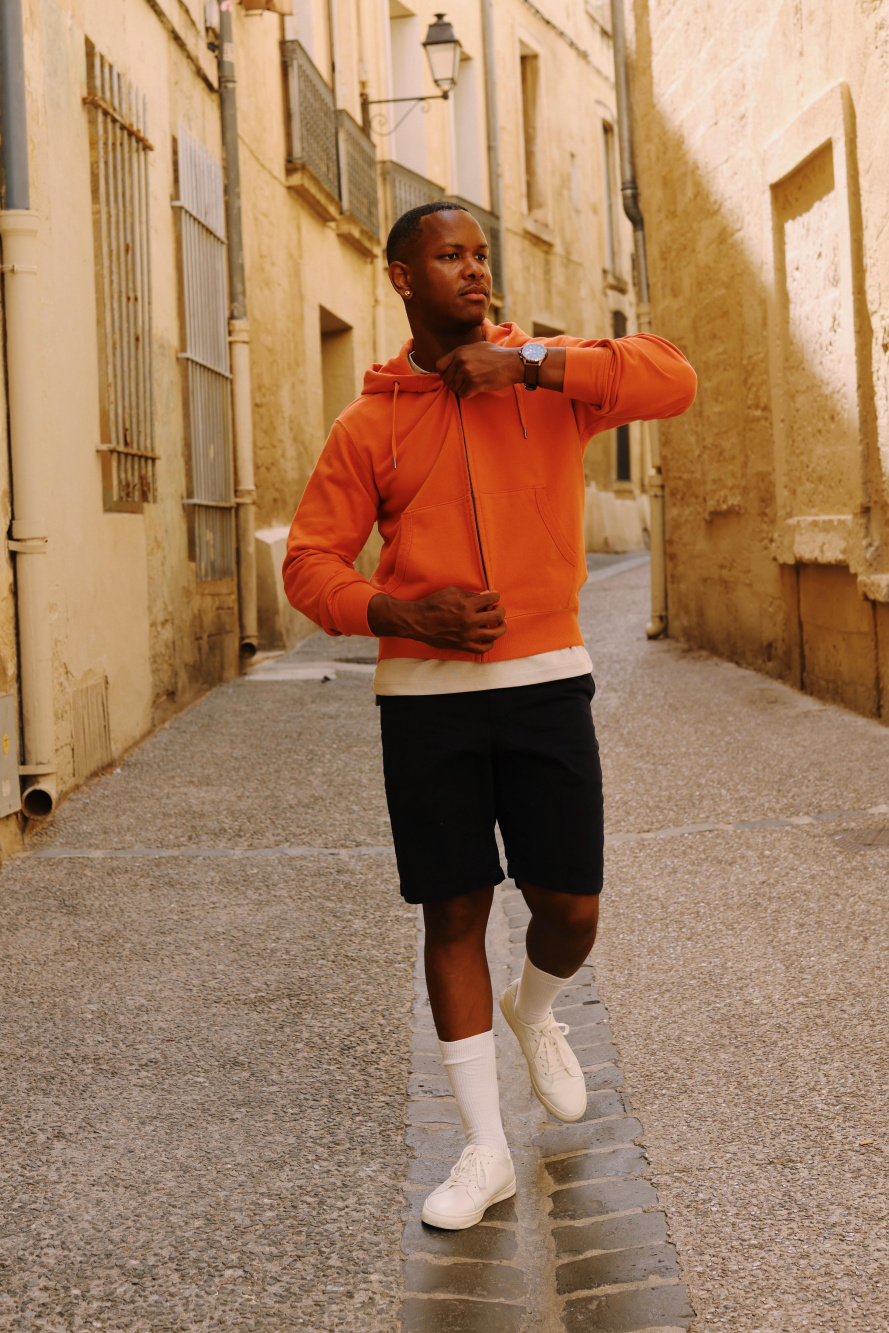 Orange hoodie hot sale outfit men's