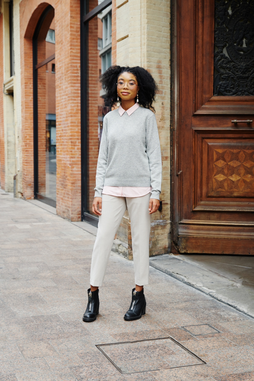 Grey and store white sweater outfit