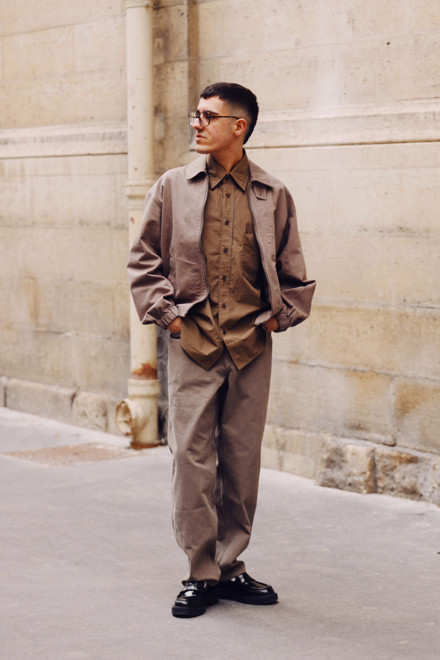 Check styling ideas for「U Wide Fit Parachute Trousers」