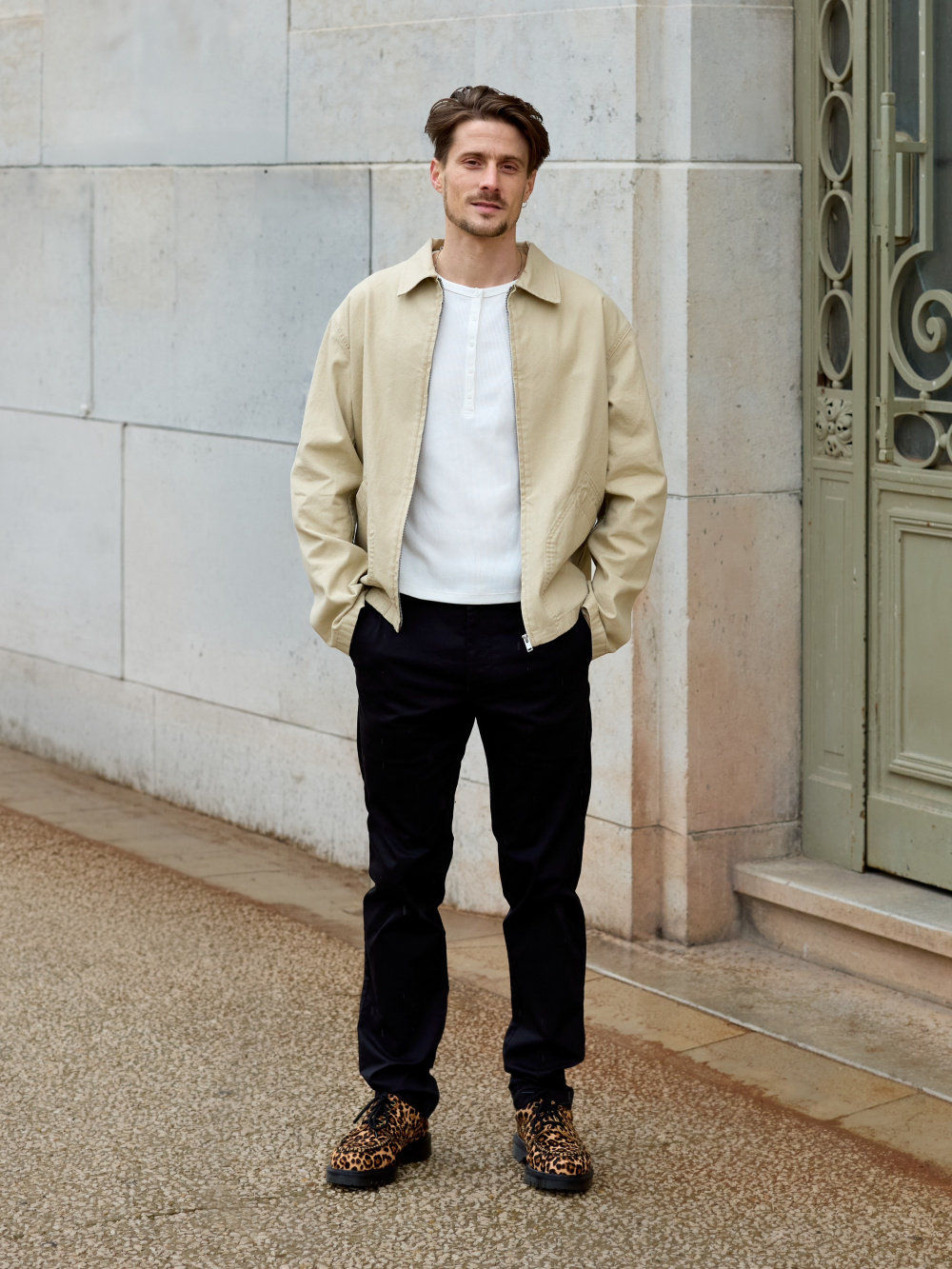 Check styling ideas for「Slim Chino Pants、Linen Blend Open Collar