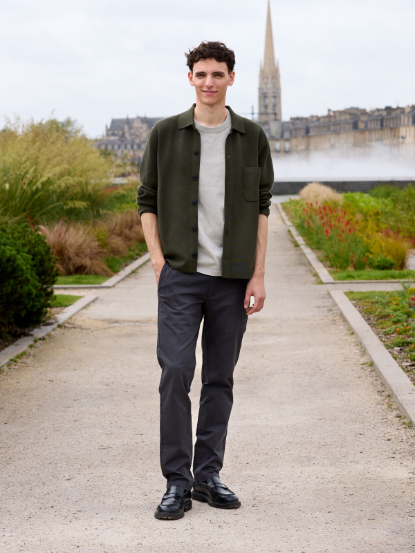 dress shirt outside pants Style Pick of the Week: Flint and Tinder 365 Pants  An All-Season,  Versatile Classic for Your Wardrobe