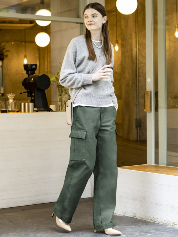 UNIQLO WIDE STRAIGHT CARGO PANTS