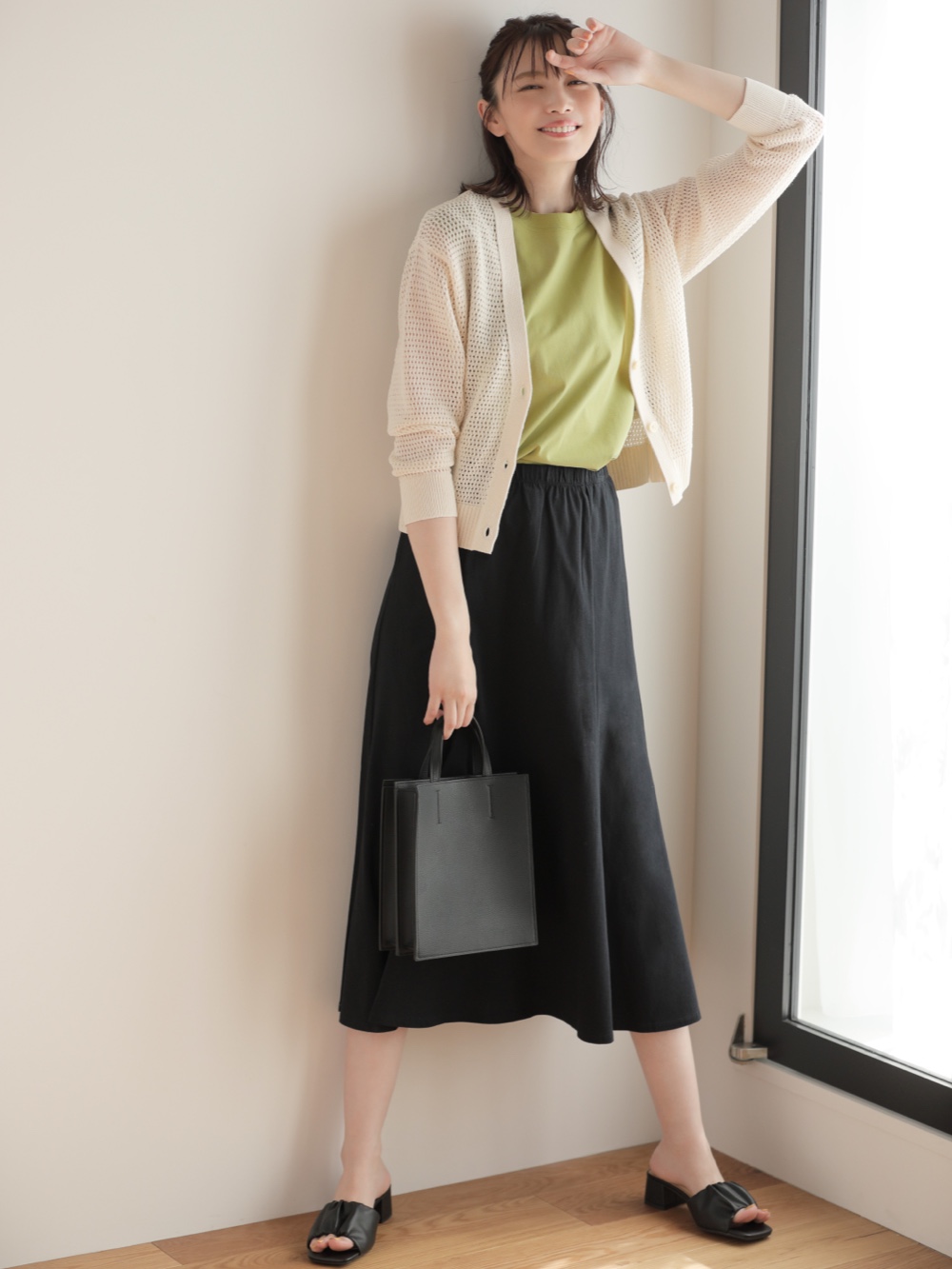 メッシュショートカーディガン 長袖 フレアロングスカート 丈標準 86cm セットアップ可能 を使った着こなし ユニクロ