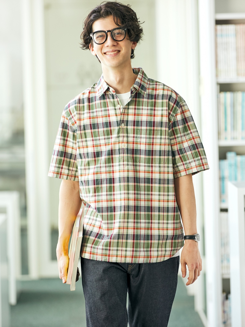 マドラスチェックプルオーバーシャツ 半袖 セルビッジレギュラーフィットストレートジーンズ 丈標準78 5cm を使った着こなし ユニクロ