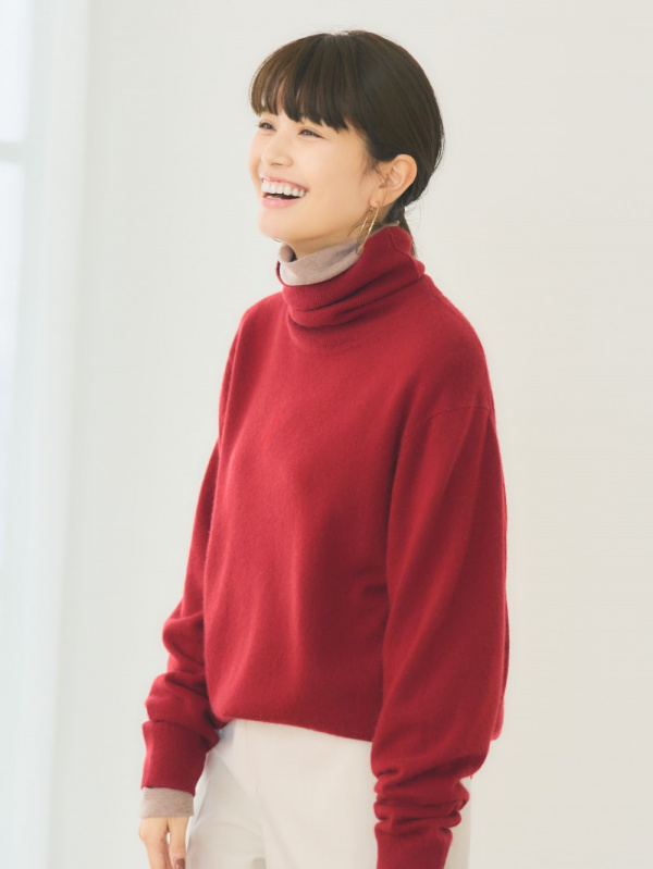 美しい 美品 UNIQLO ユニクロ ニット ヒートテック タートルネック 赤