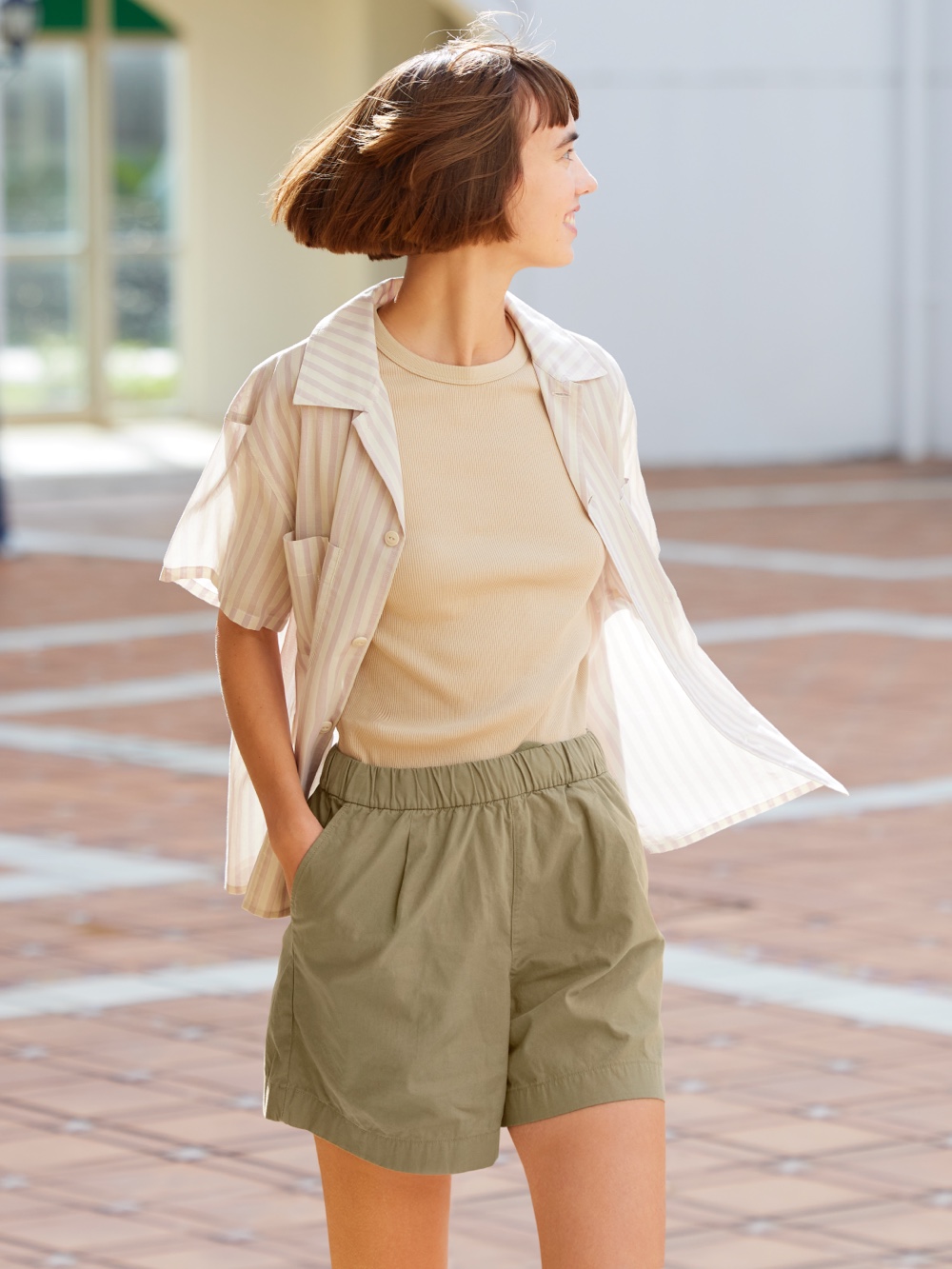 Uniqlo Women High Waisted High Rise Belted Front Bow Paperbag Shorts Olive  XS—M