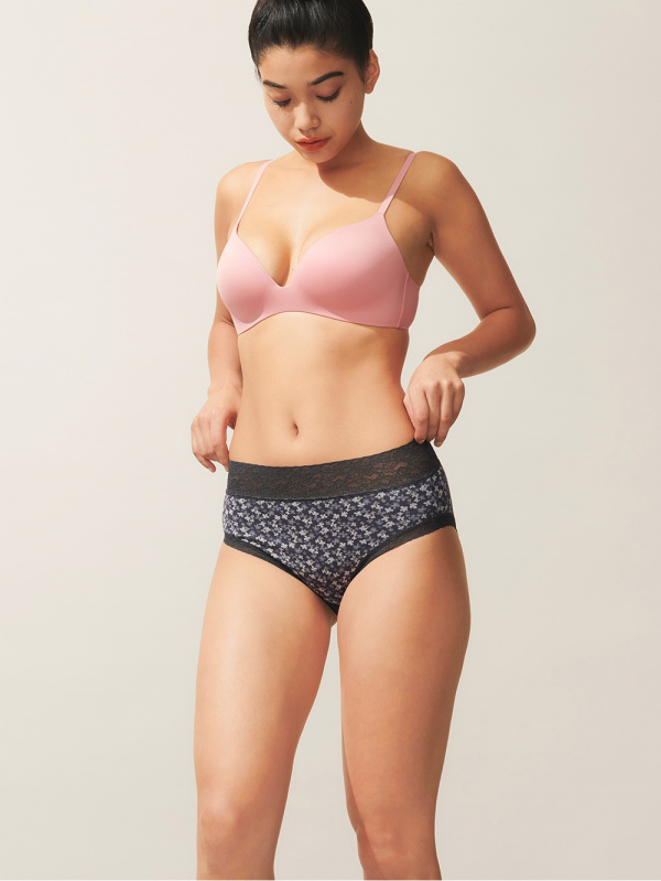 Shop looks for「AIRism Ultra Seamless Hiphugger、Wireless Bra