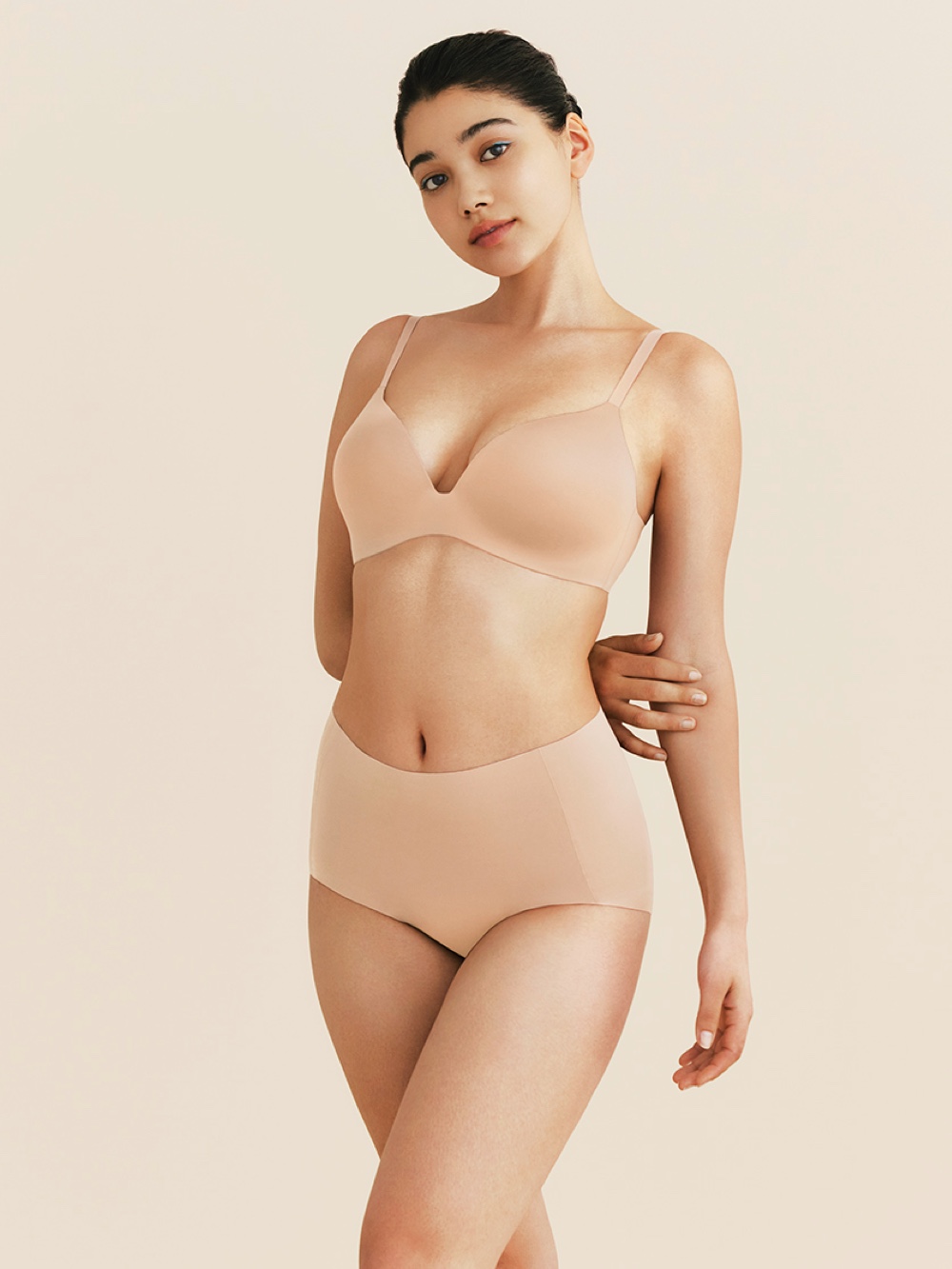 Shop looks for「AIRism Body Shaper Non-Lined Half Briefs (Smooth)、Wireless  Bra (3D Hold)」
