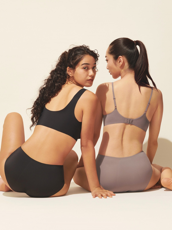 Seamless fit that's light as air 🌬️ #FeelTheFreedom in the ultimate comfort  of UNIQLO Wireless Bra Ultra Relax. #UniqloIndonesia #U