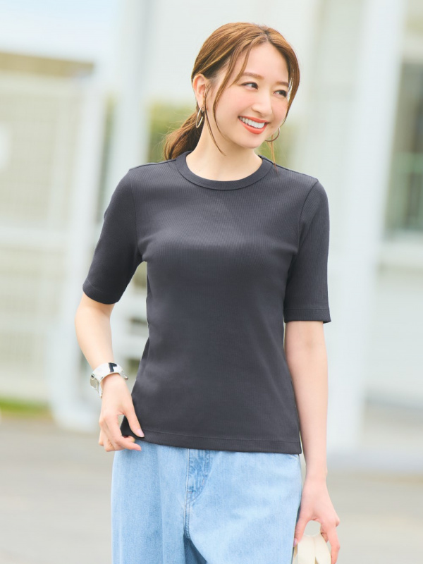 WOMEN'S RIBBED CREW NECK HALF SLEEVE T-SHIRT