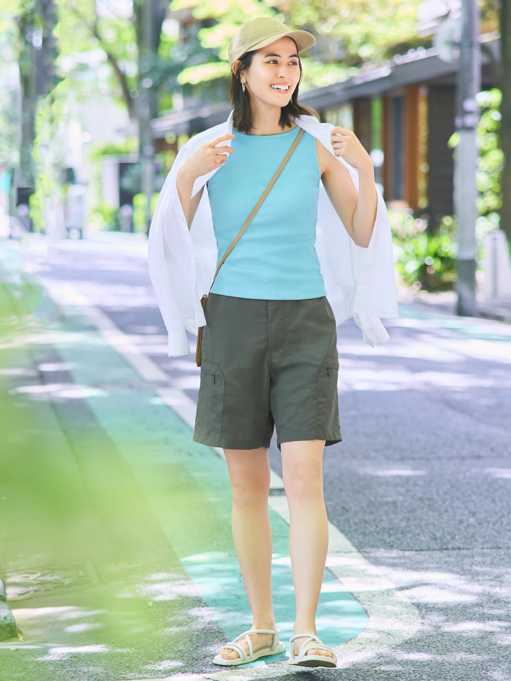 Shop looks for「100 Premium Linen Long Sleeve Shirt、Geared Shorts」 UNIQLO AU