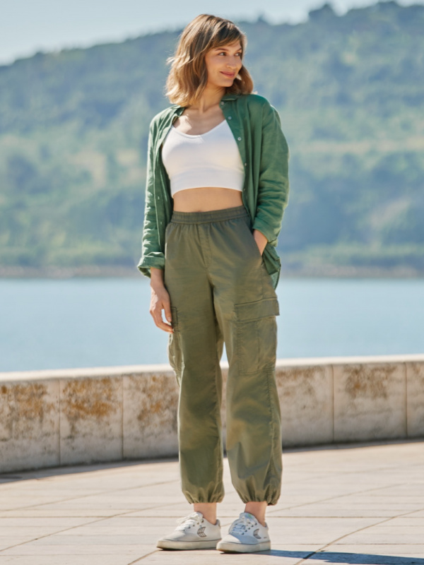 Uniqlo green hot sale pants