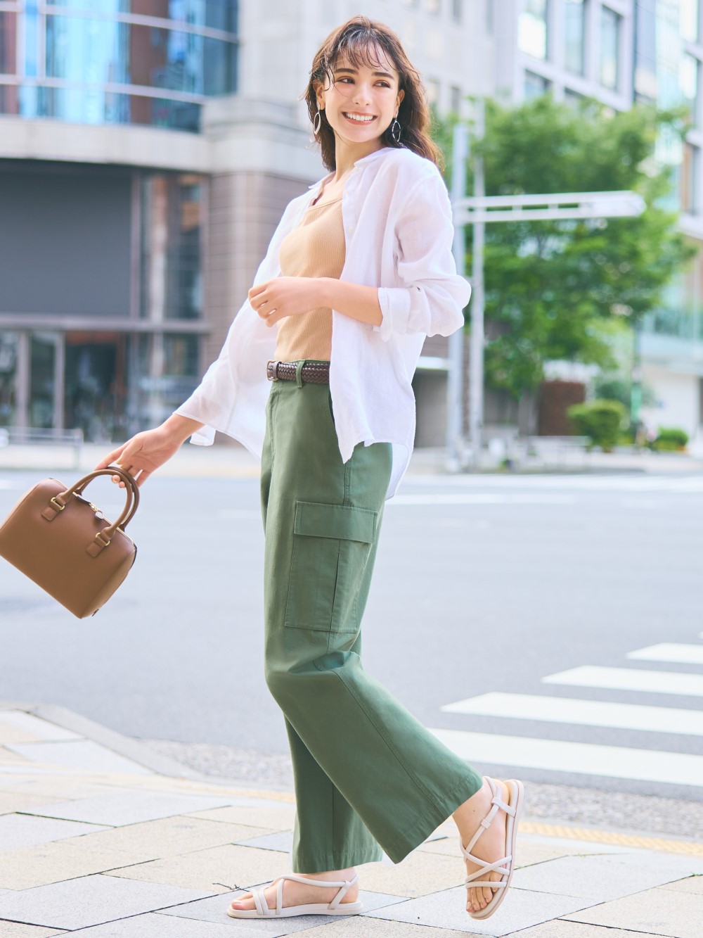Shop looks for「Wide Straight Cargo Pants」