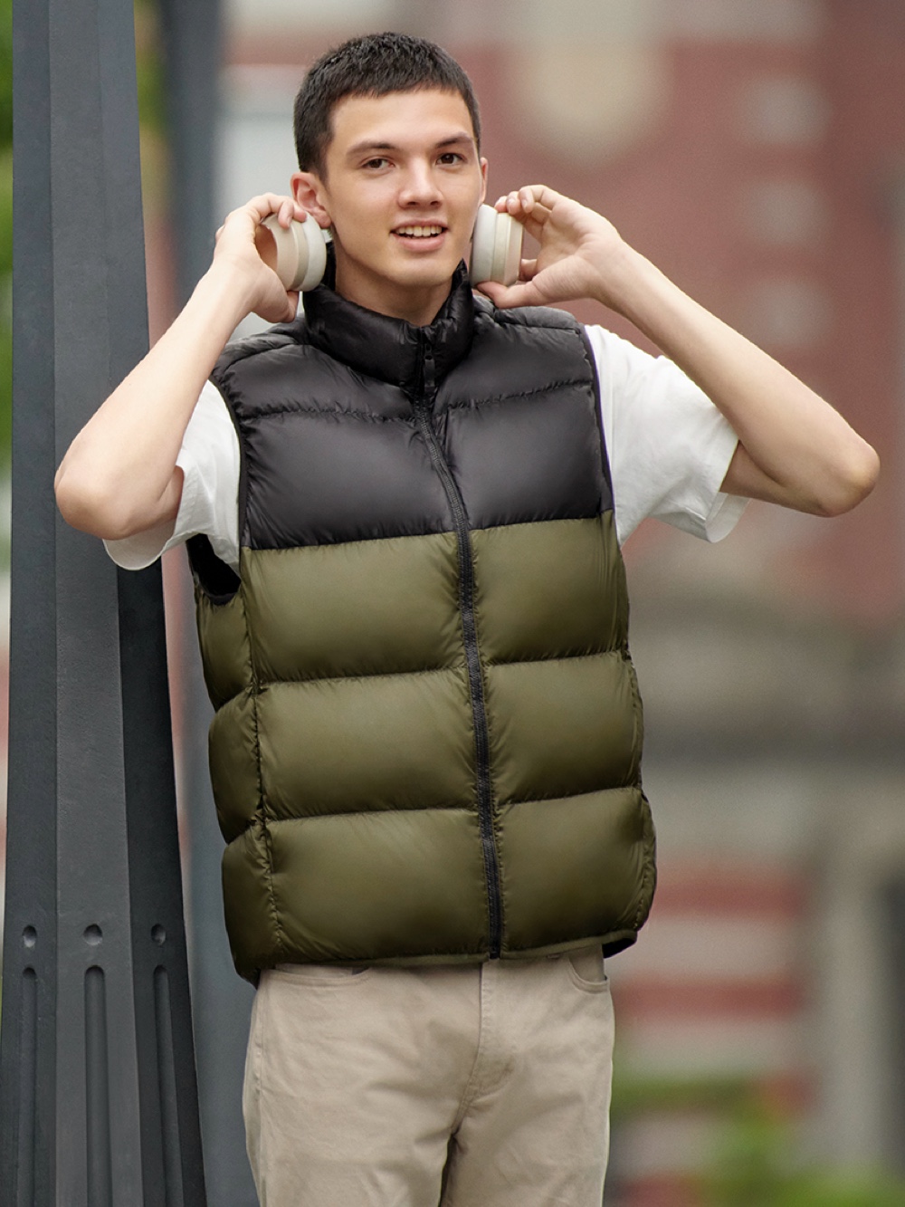 Puffer vest store with t shirt