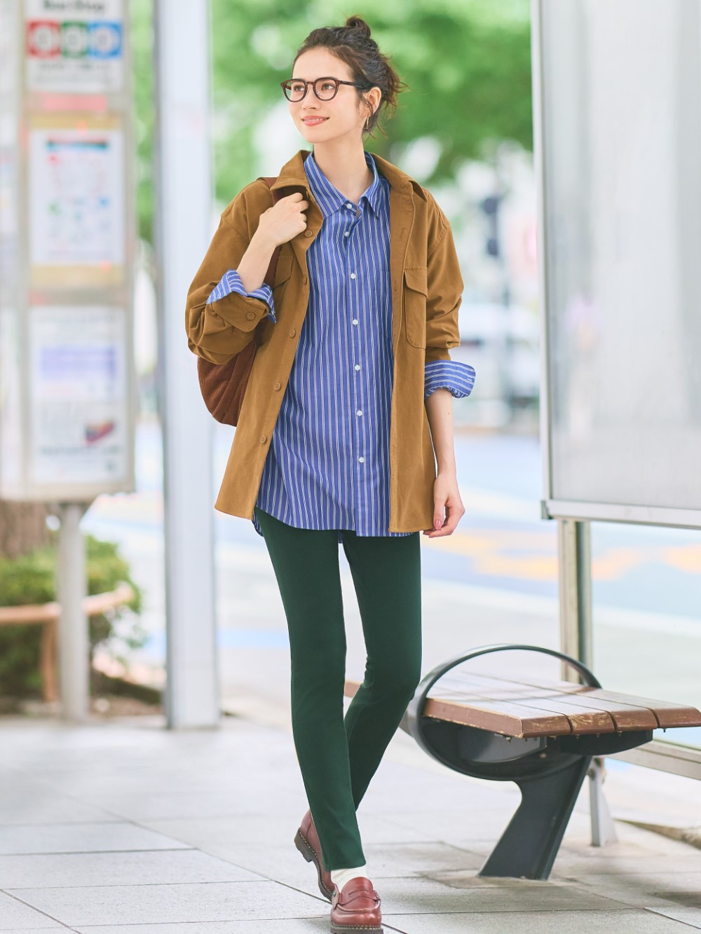 Smart casual outfit with sweatshirt dress and elastic jersey leggings -  YOKKO