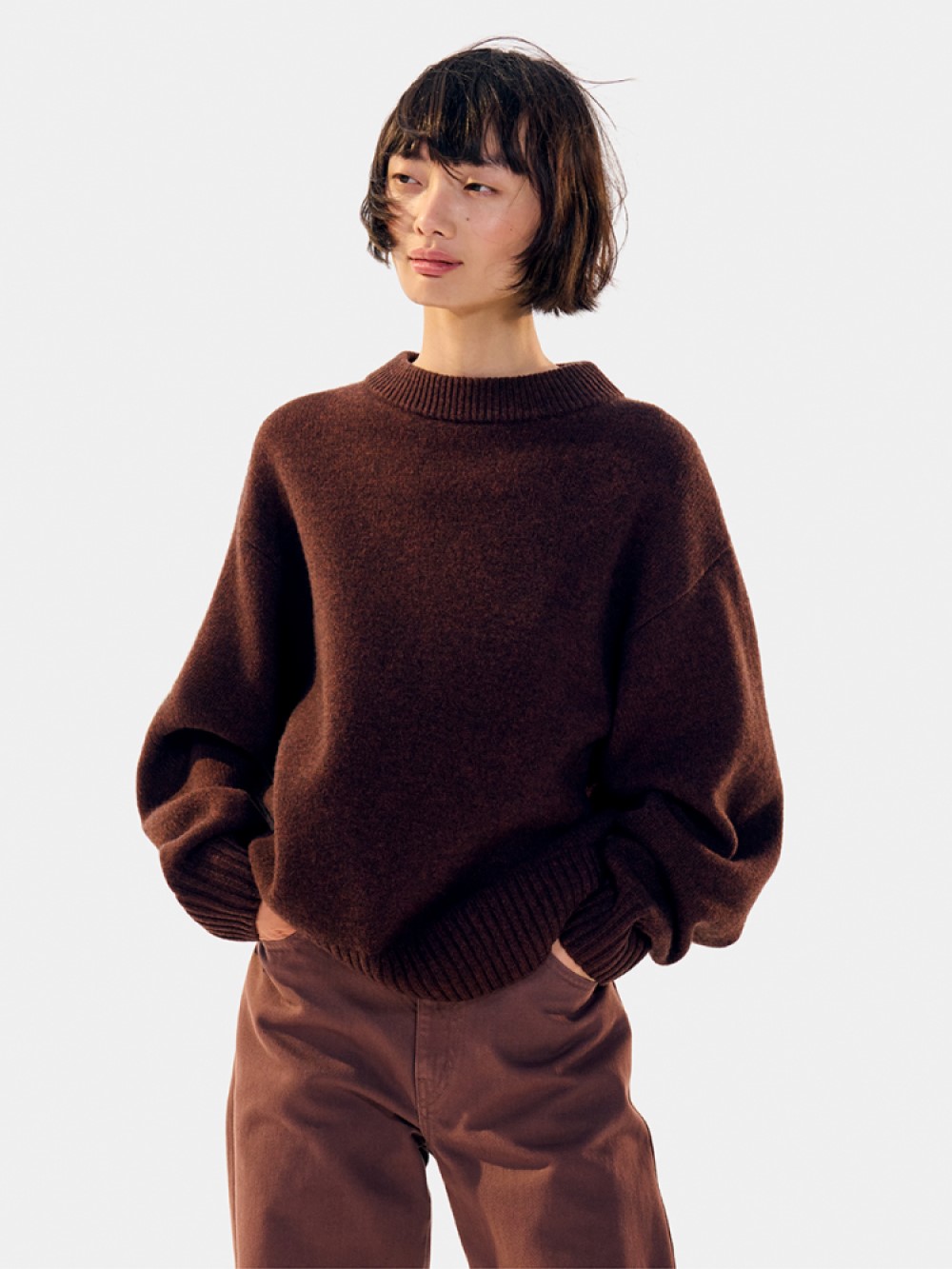 Shop looks for「Premium Lambswool Low Gauge Crew Neck Sweater