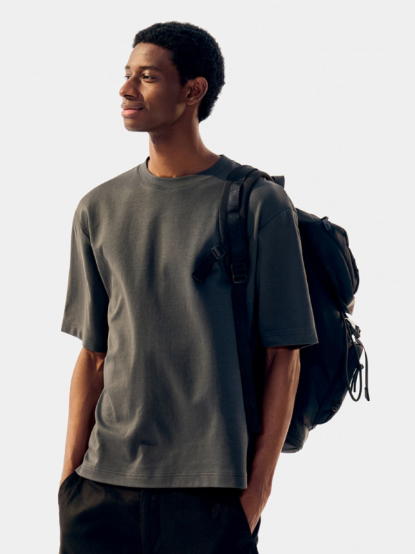 Uniqlo Canada on X: How many UNIQLO U AIRism Oversized T-Shirts do you  have? Shop this versatile wardrobe essential and our other T-shirts:   #UNIQLOCanada #LifeWear  / X