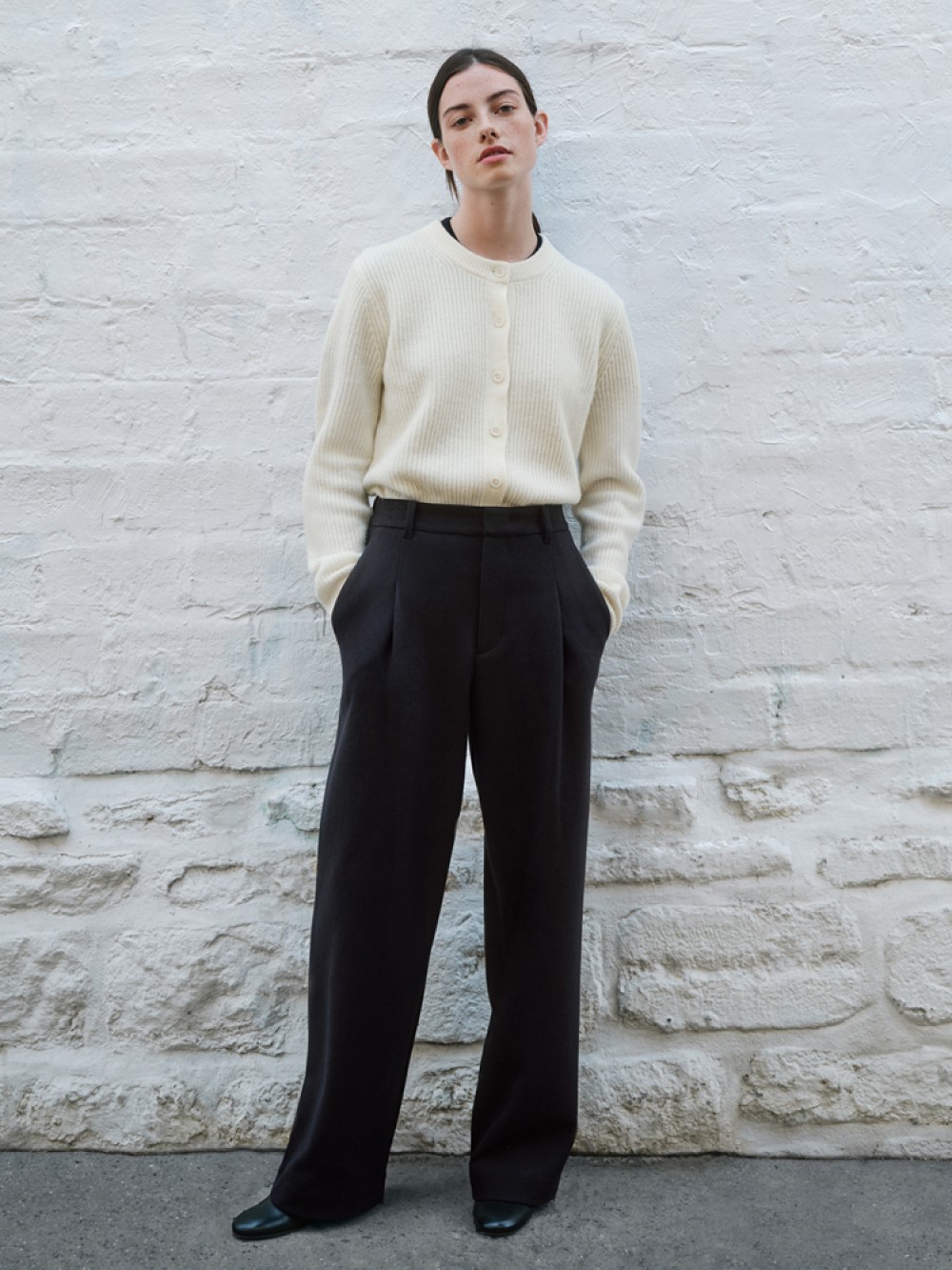 Shop looks for「Brushed Jersey Pleated Wide Pants」