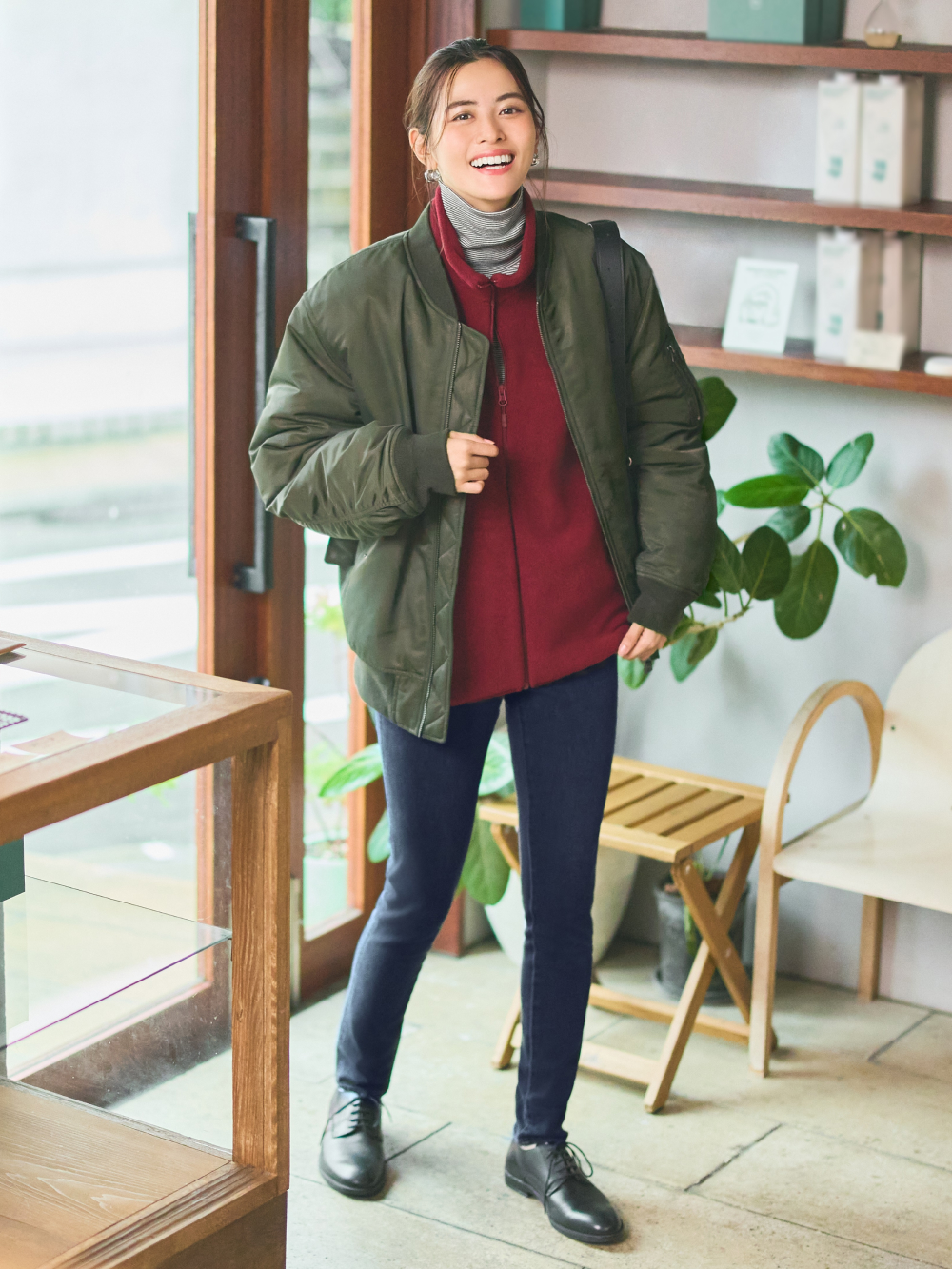 Shop looks for「PREMIUM LAMBSWOOL V-NECK CARDIGAN、EXTRA STRETCH DENIM LEGGING  PANTS」