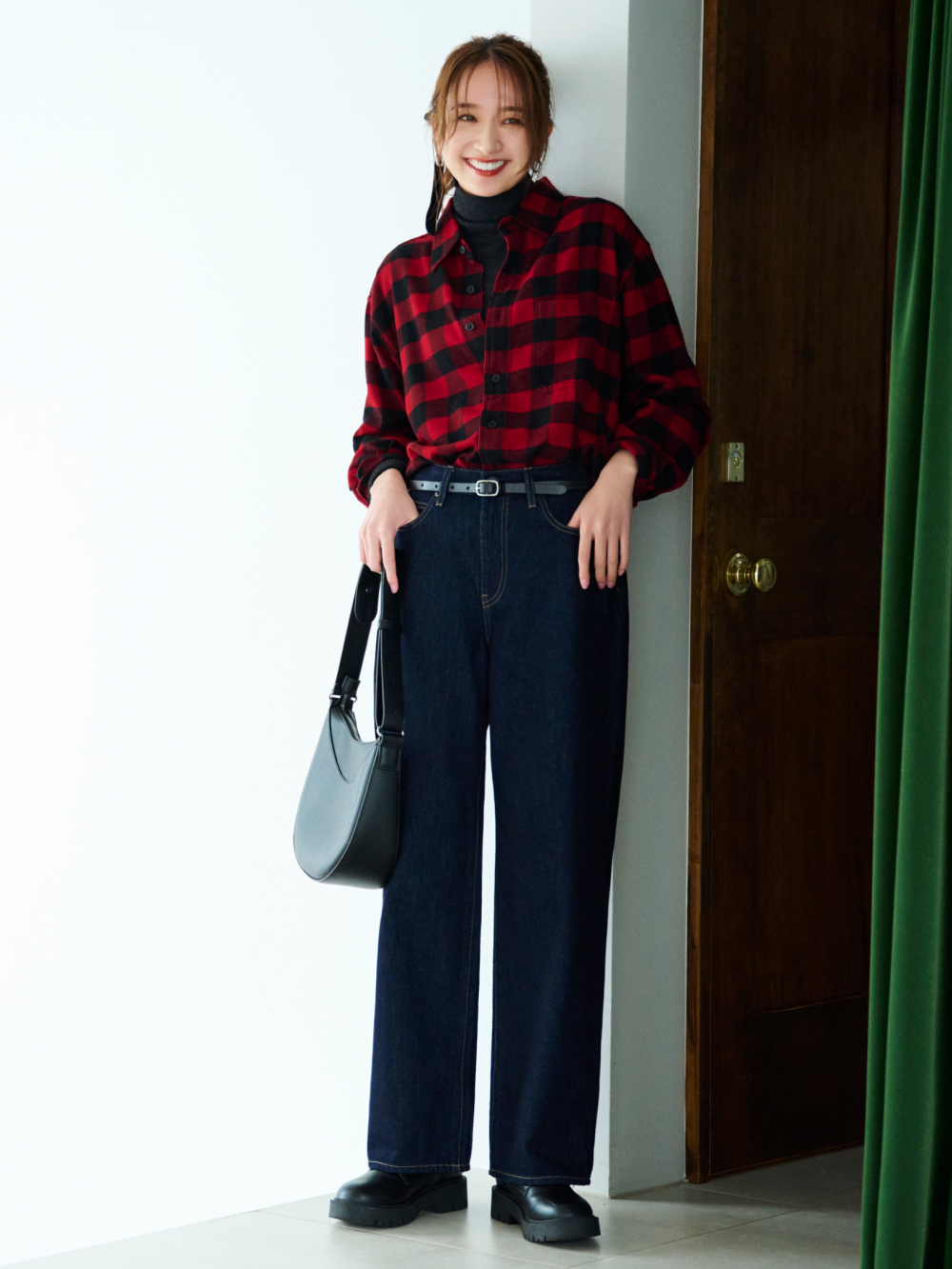 Check styling ideas for「Flannel Shirt、Wide-Fit Jeans」