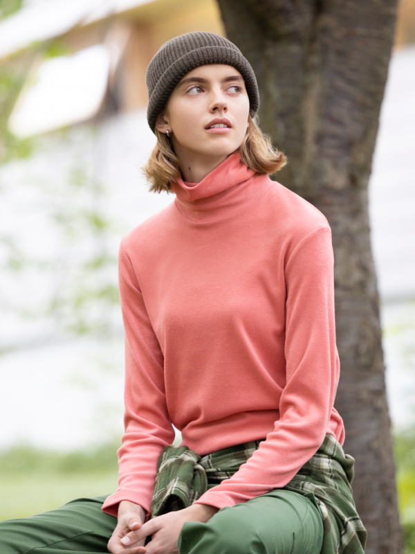 Uniqlo 2025 pink sweater