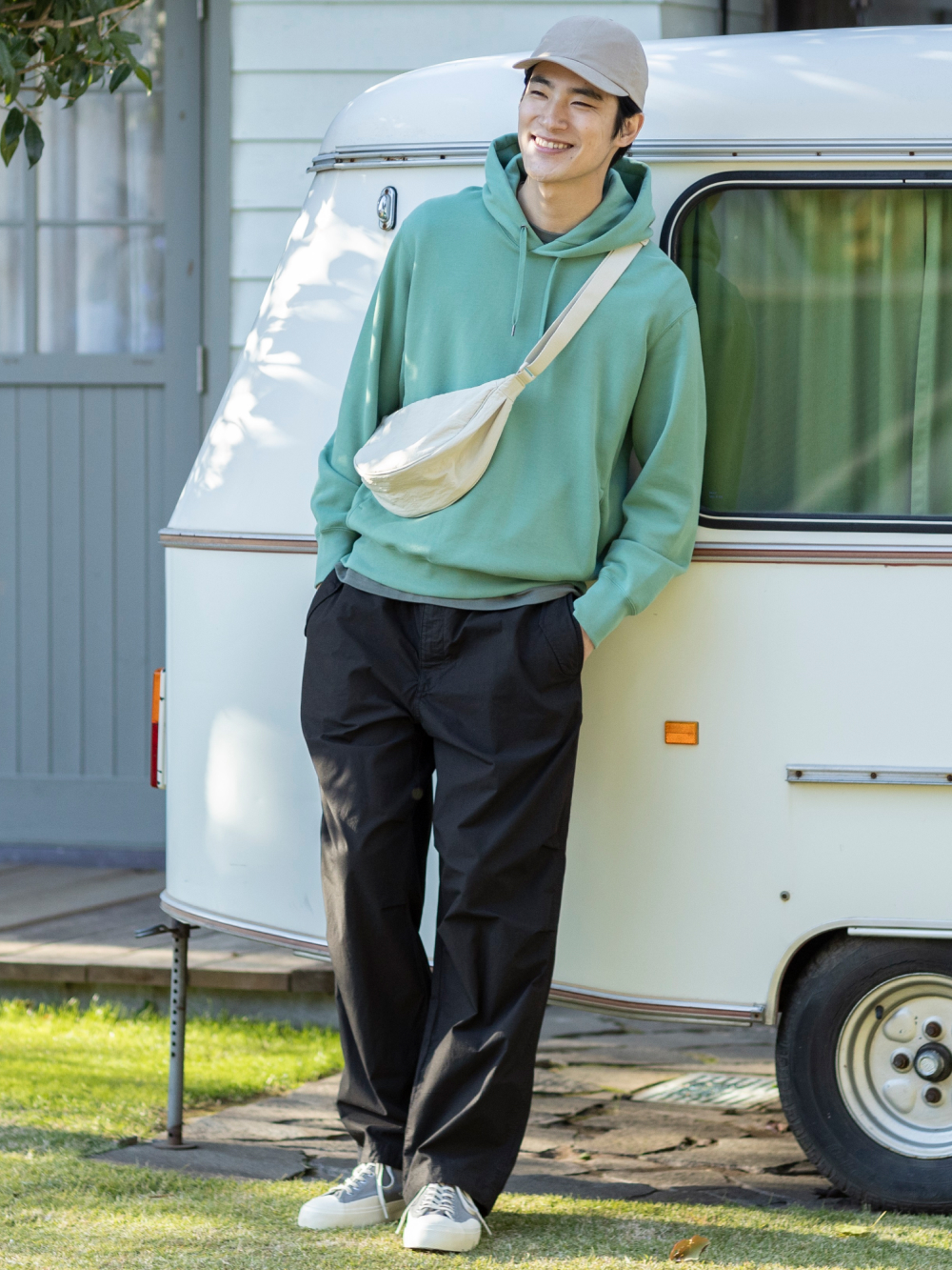 Check styling ideas for「Sweat Pullover Hoodie、Parachute Pants
