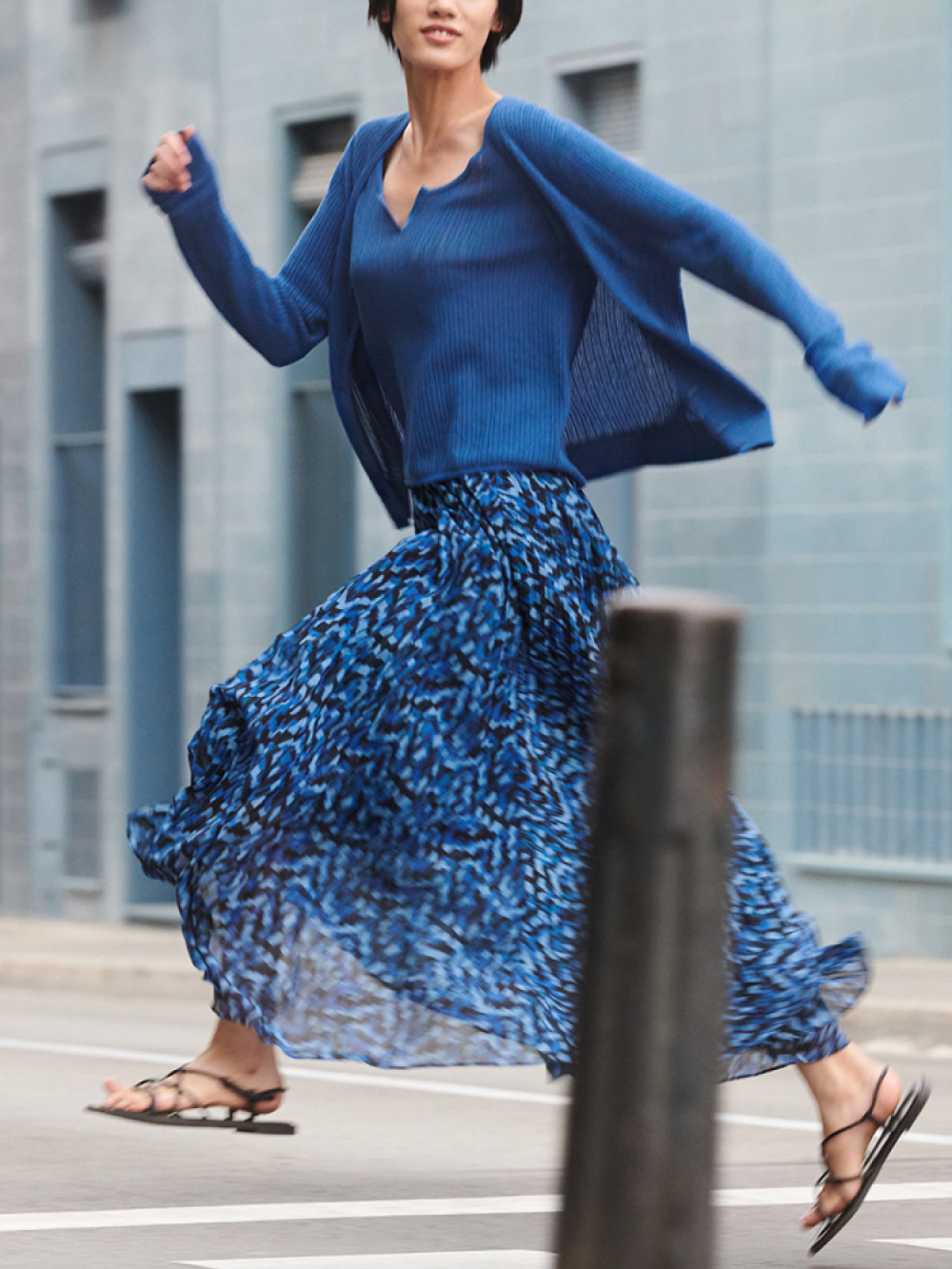 Top + dance short skirt in blue lace