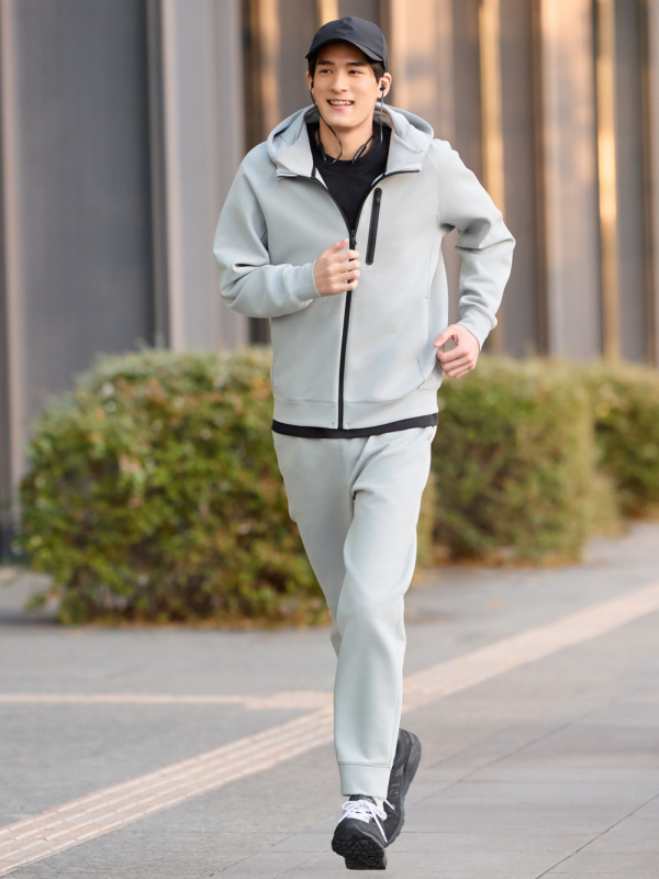 Uniqlo store mens tracksuit