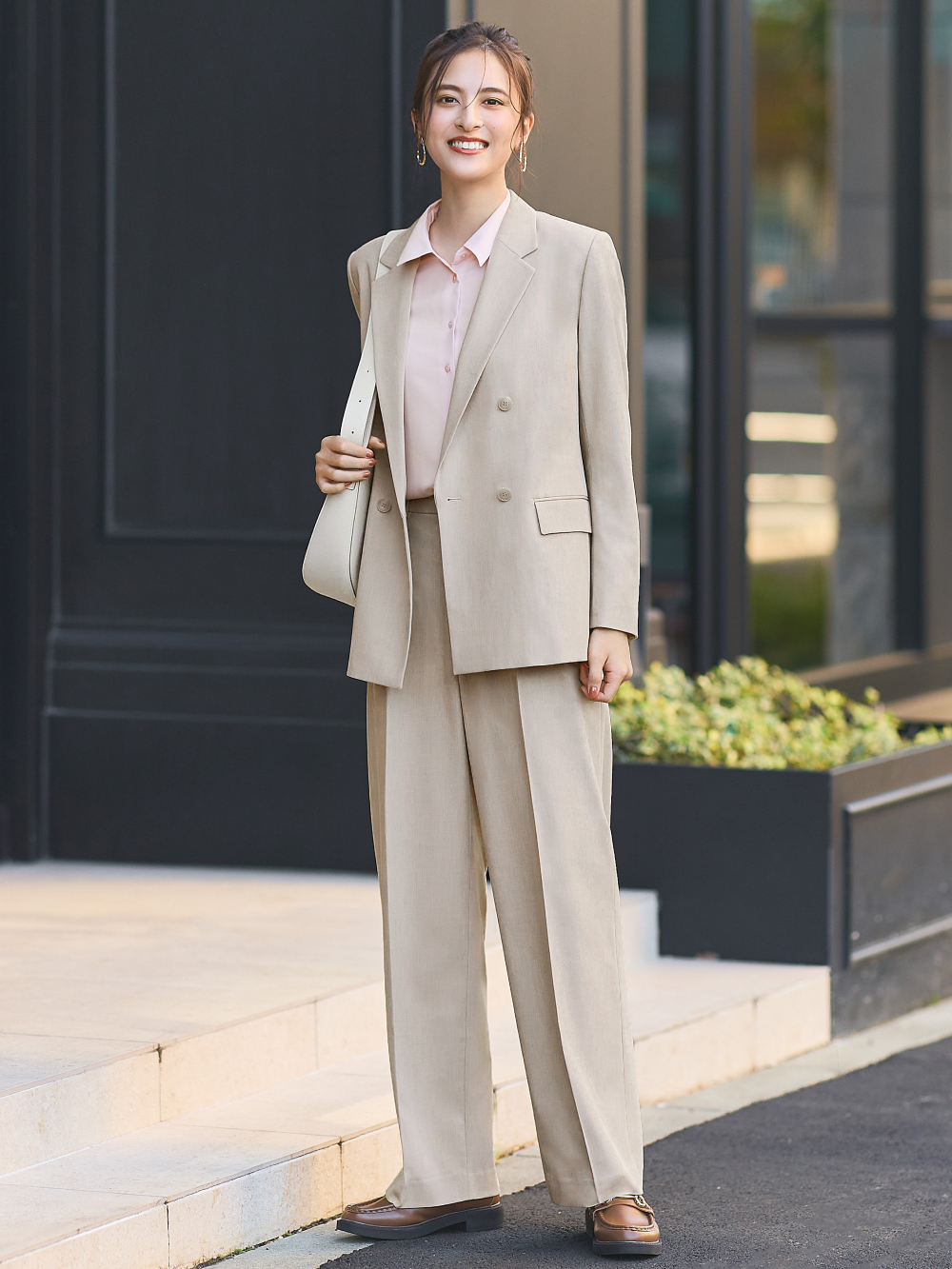 Shop looks for「Rayon Long Sleeve Blouse、Smart Ankle Pants (2-Way Stretch)」