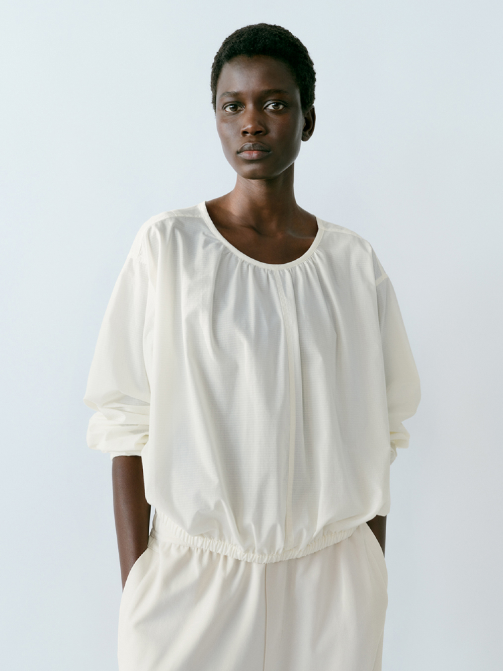 Styling ideas using 「DOUBLE FACE PANTS (INSEAM 6668CM)、AIRism UV