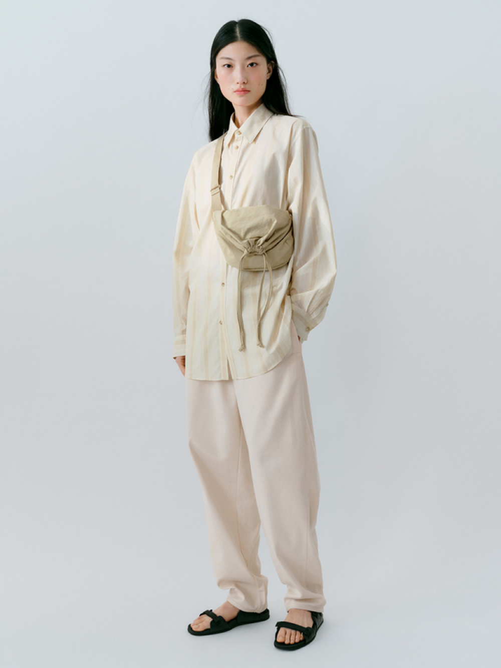 Styling ideas using 「DOUBLE FACE PANTS (INSEAM 6668CM)、AIRism UV