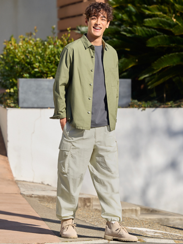 UNIQLO U WIDE FIT PARACHUTE CARGO PANTS