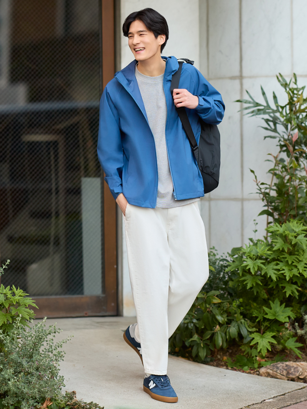 Shop looks for「U AIRism Cotton Oversized Crew Neck Half-Sleeve T-Shirt  (Striped)、BLOCKTECH Parka (3D Cut)」