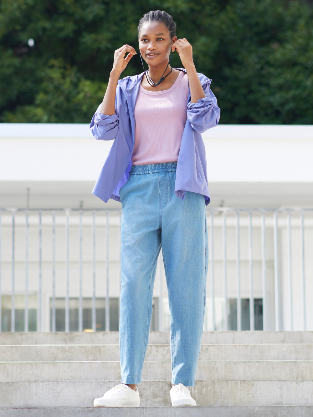 Relaxed outfit inspo - styling mom jeans 👖