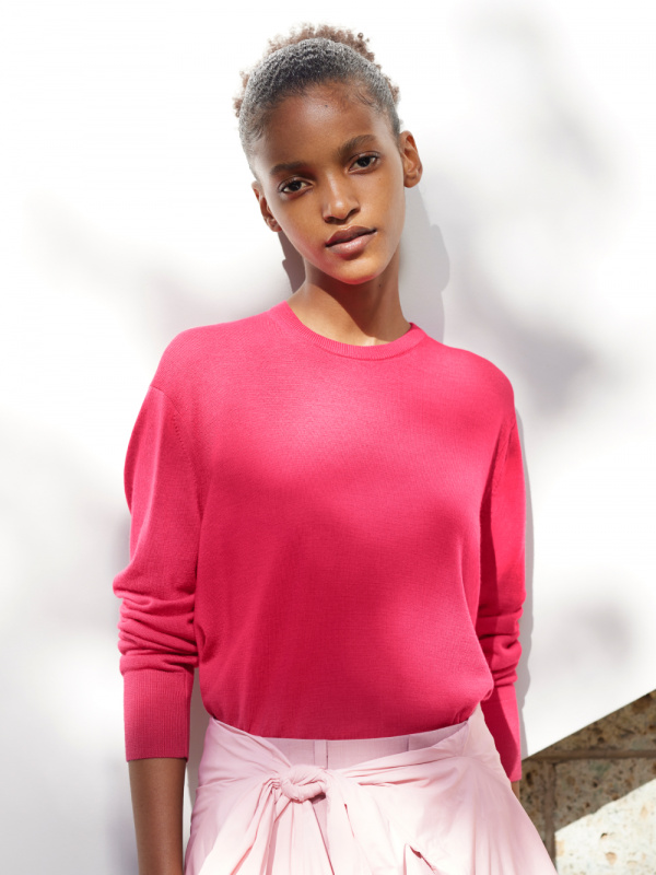 WOMEN'S EXTRA FINE MERINO CREW NECK SWEATER