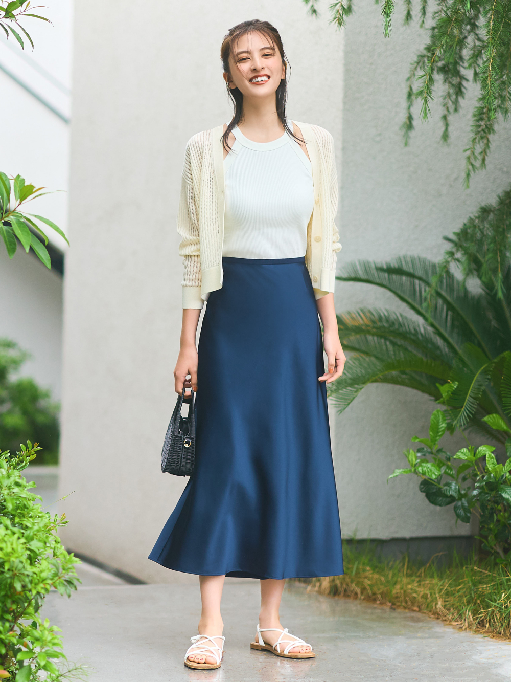 Navy skirt uniqlo sales