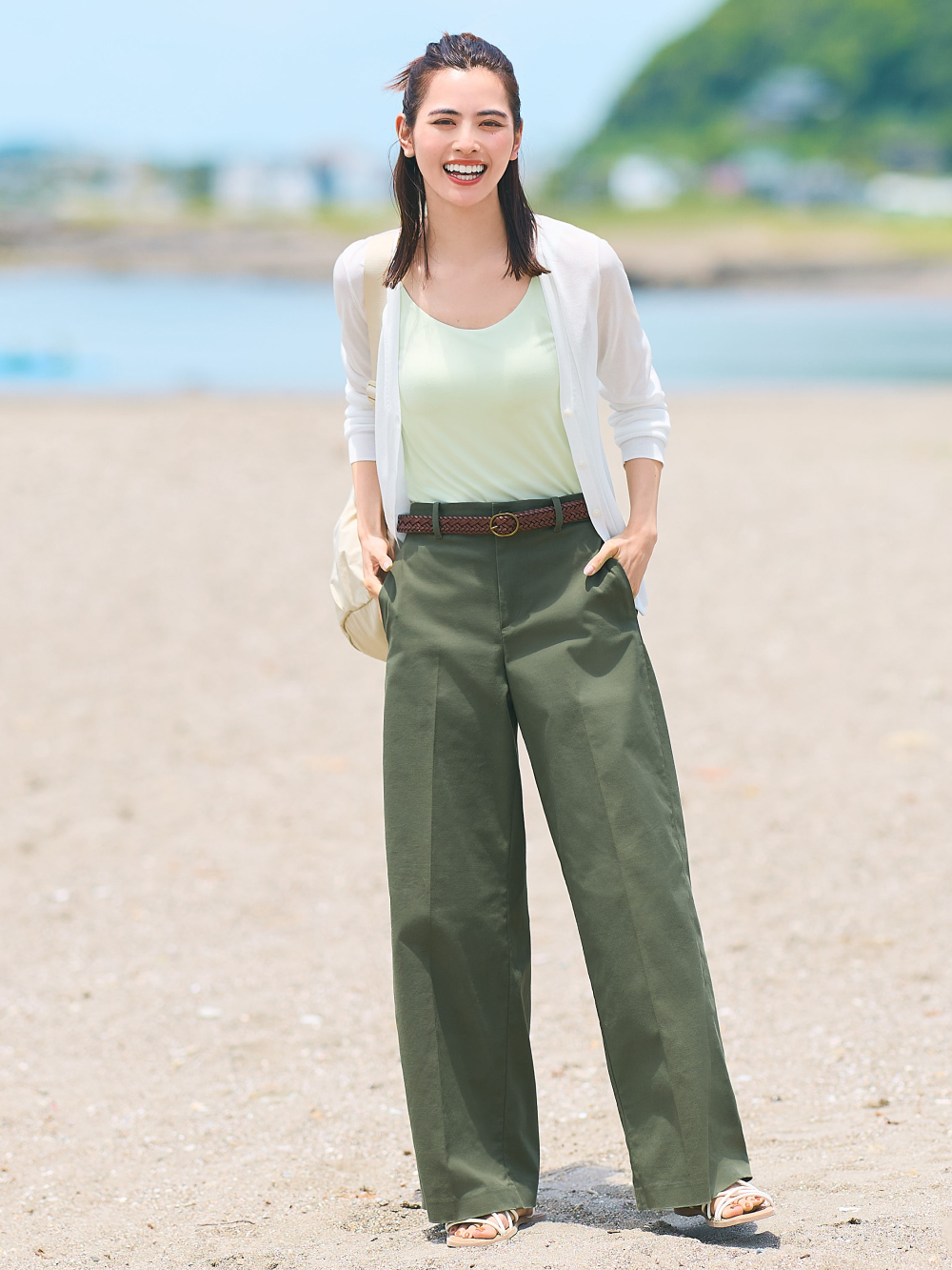 Magasinez les tenues ROBE TRICOTEE EN DENTELLE MANCHES COURTES PANTALON LEGGING EXTRA EXTENSIBLE UNIQLO CA