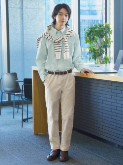 Livre de photos des différentes tenues Uniqlo. Style ID : <30015925>