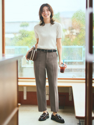 美品・セール中】UNIQLO スマートアンクルパンツ セット - メルカリ